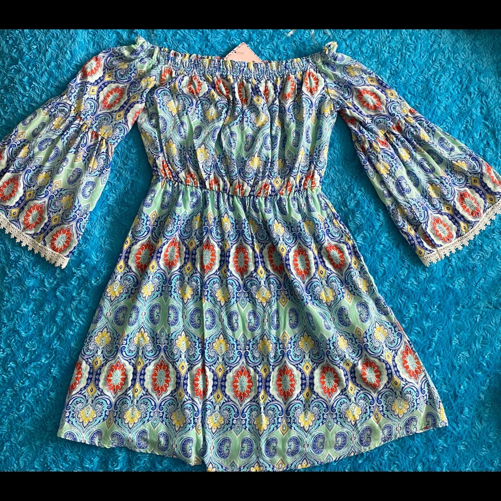 Cute dress with tag